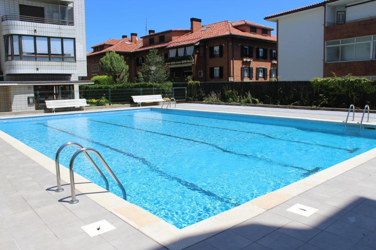 Apartamentos Zarautz Playa, Con Piscina Y Garaje Zewnętrze zdjęcie